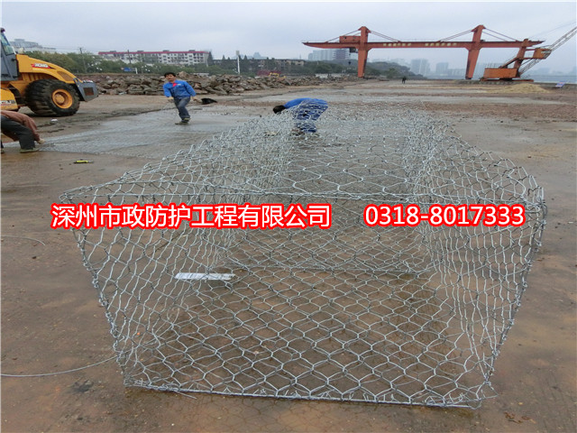 湖北格賓籠箱組裝每間隔25cm綁扎一道相交經(jīng)綁扎成網(wǎng)箱